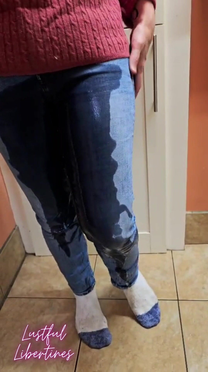 Lustful Libertines: Jeans Wetting