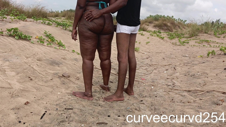 Curveecurvd254: Cepat Di Pantai Dengan Seorang Lelaki Tempatan