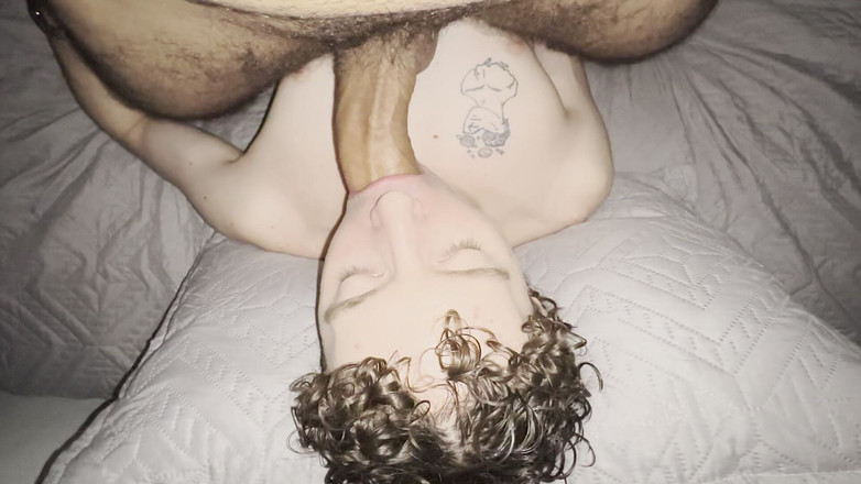 Nico Mucci: Papi horny把他的鸡巴塞进我的嘴里