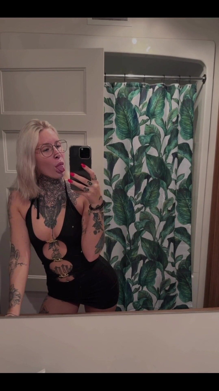 Melina: Você gosta do meu vestido?