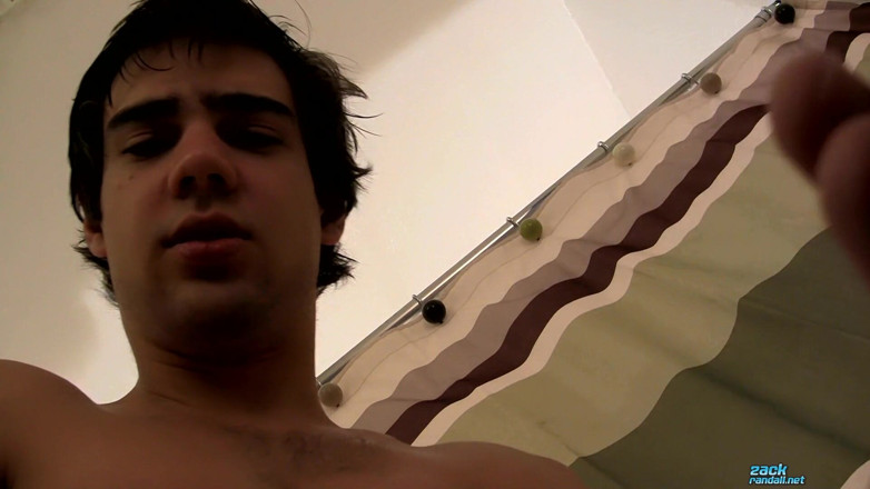 Zack Randall: Incluso tomando una orina se pone cachonda a Zack