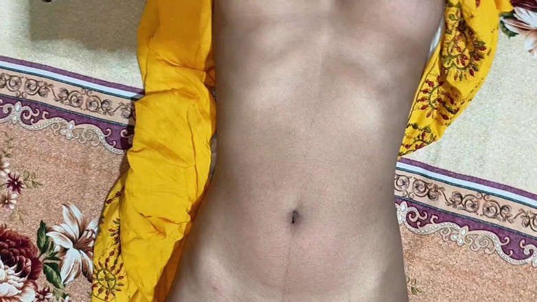 Bithi69gril: 彼氏との初めてのセックス、痛みを伴うハードな新しいセックスパート1