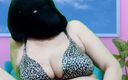 Tasty foundation: Réel, une belle-mère arabe à gros nichons jouit devant la webcam,...