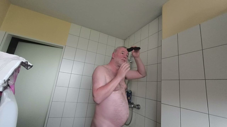Carmen_Nylonjunge: Naakte Nylonjongen En De Langhaartrimmer