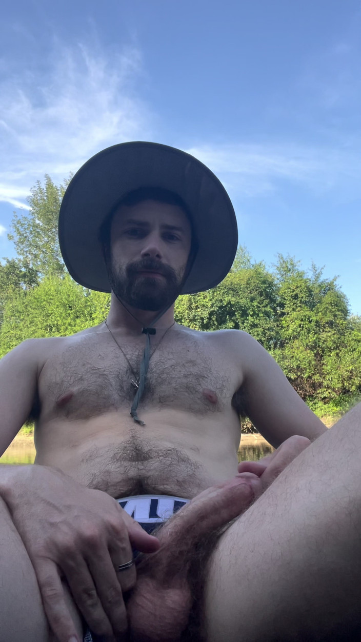 patmybunz: Cumming in My Kayak