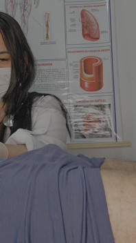 看護師は持続勃起症の患者をケアします