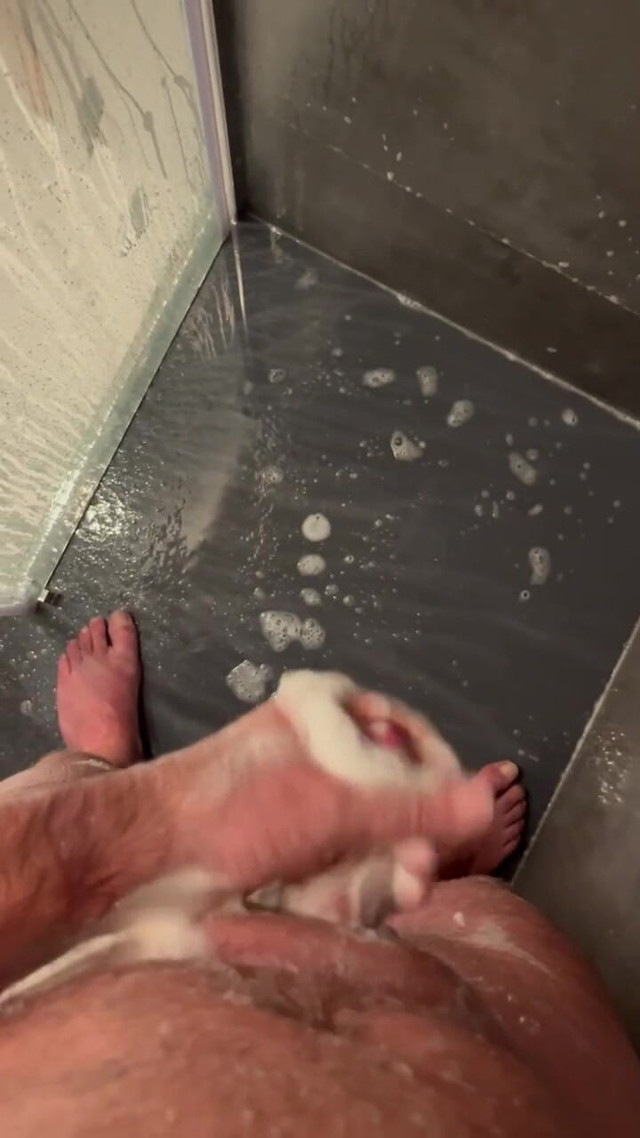 Jerked off in the Hotel Shower (Rock me) Jerked off in the Hotel Shower (Rock me)