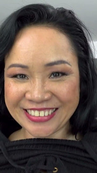 Une actrice MILF asiatique motivé se fait baiser par le producteur