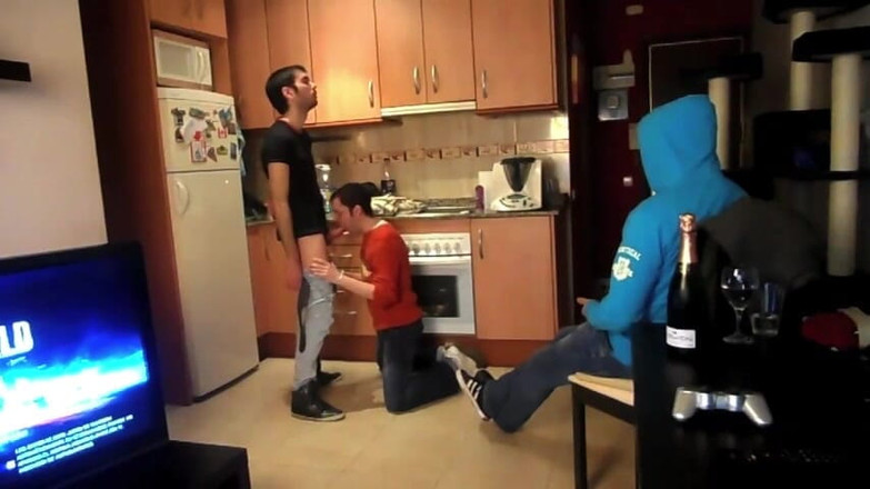 Robyn 3Some: Oglądanie mojego przyrodniego brata jebanie