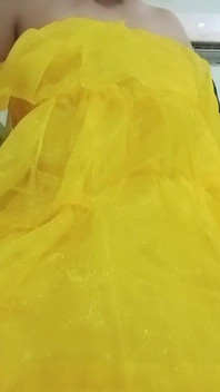 Indian Gay Crossdresser Gaurisissy XXX Sex w Żółty Lehenga