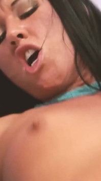 Uniformes - Pumas - 2_brunette De Escena Con Un Gran Culo En Lencería Disfruta Teniendo Sexo Duro Con Su Novio