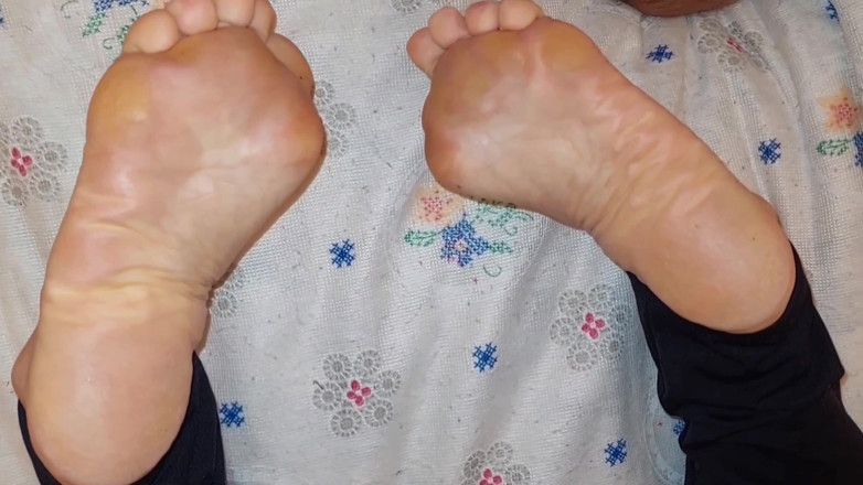 Selena701: Mature Wife Enjoys Oral