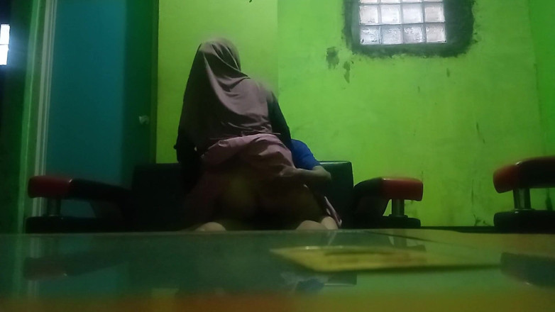 Famly sex: A buceta do meu meio-irmão é tão deliciosa.