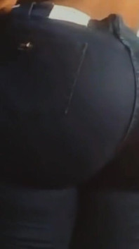 Жирна дупа Jean Fitting