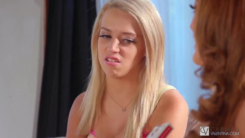 Carmen Valentina: Carmen valentina spielt strip-poker mit Madison Summers