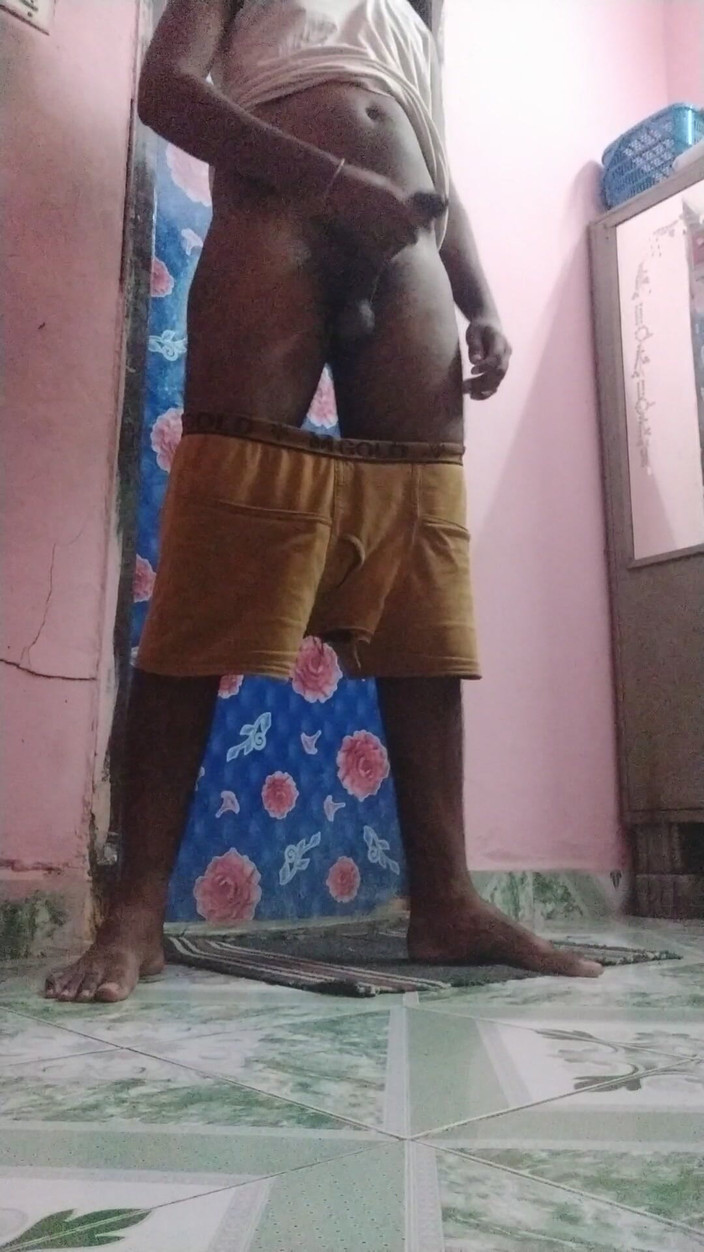 Tamil 10 inches BBC: Tamil10inchesbbc sexy kleidwechsel-session
