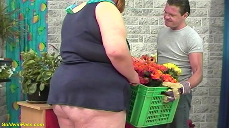 Goldwin pass: Prsatá extrémně tlustá bbw milfka si užívá divoké šukání