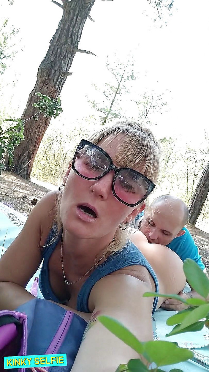 Sasha Bikeyeva: Kinky selfie - nakręciła wideo przez telefon, gdy lizał jej tyłek....