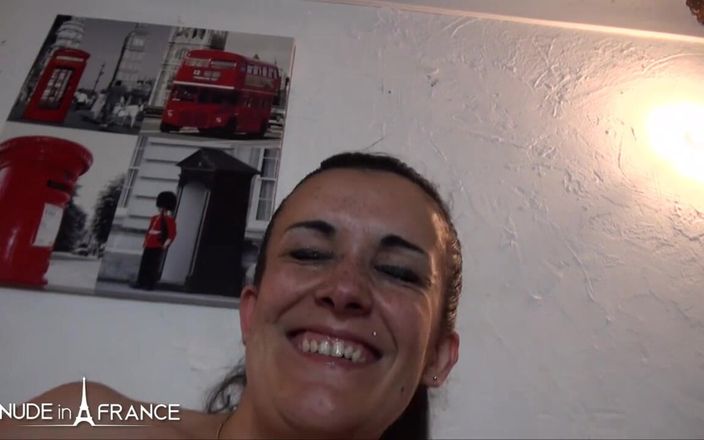 Nude in France: Vollbusige MILf wird von ihrem ehemann vor unserer kamera sodomisiert