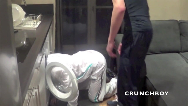 Crunch Boy: Matt Kenedy fucked by sexy top straight curious with big...