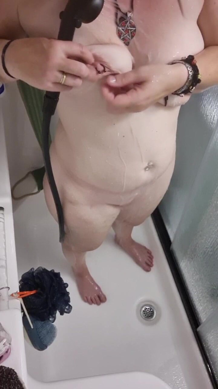 KittieNoOne: Duş Zamanı