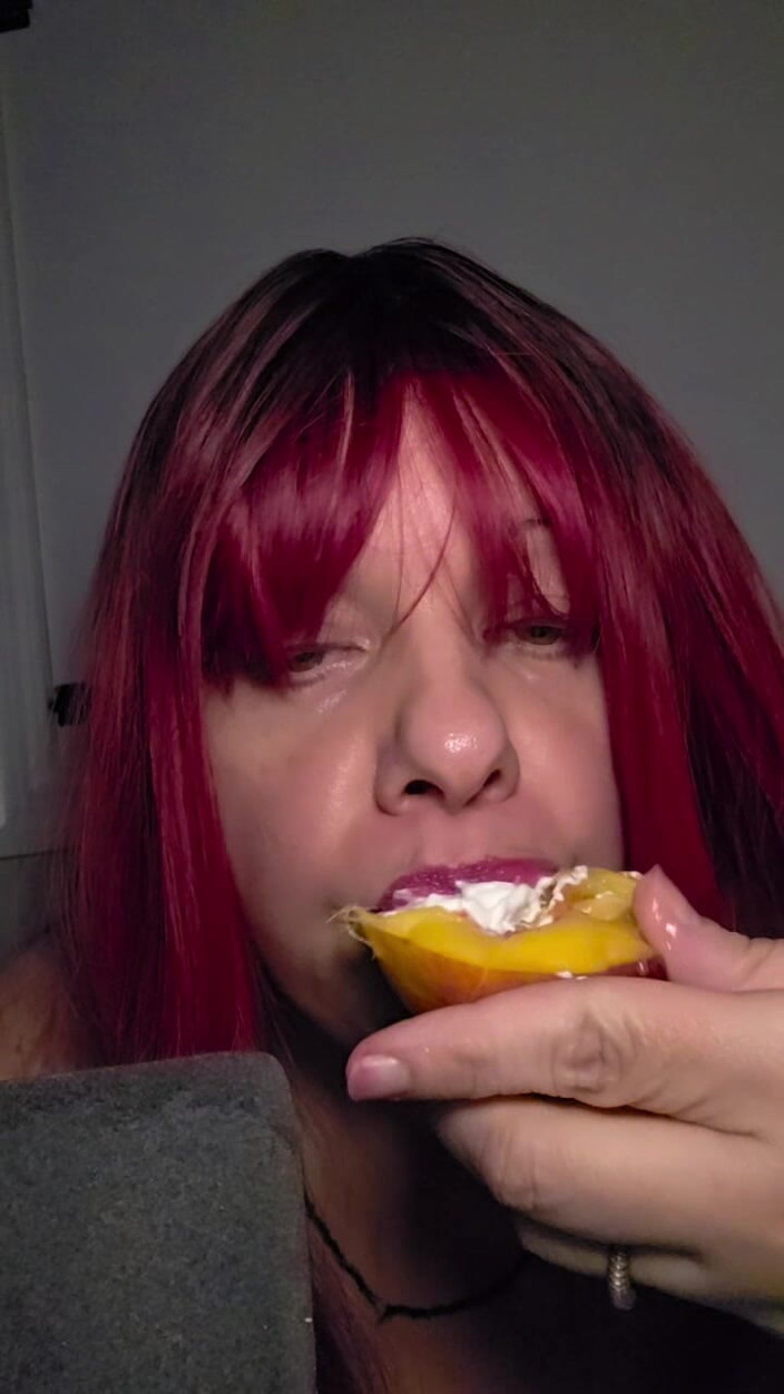 LustyPeachesofSin: Broskve a krém ASMR