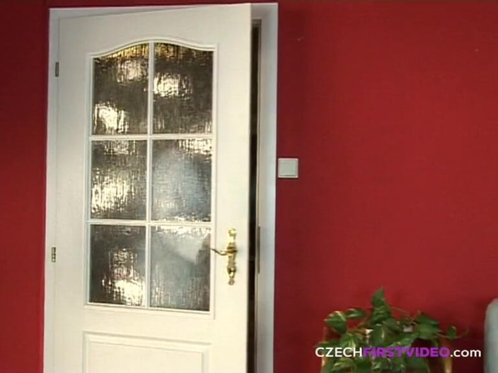 Czech First Video: Czech First Video 18: Trójkąt z, krzywą kobietą