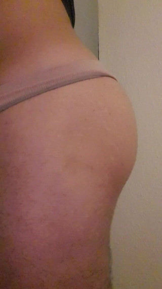 BiCgn: Огірок у дупі