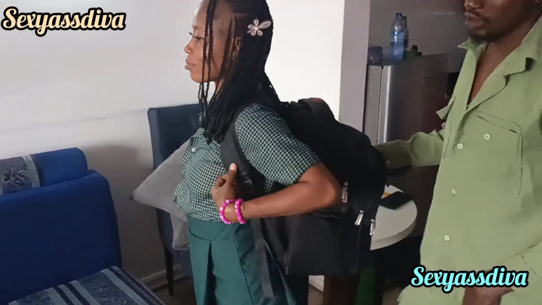 sexyassdiva: Maestro llevó a su estudiante a casa y le dio...