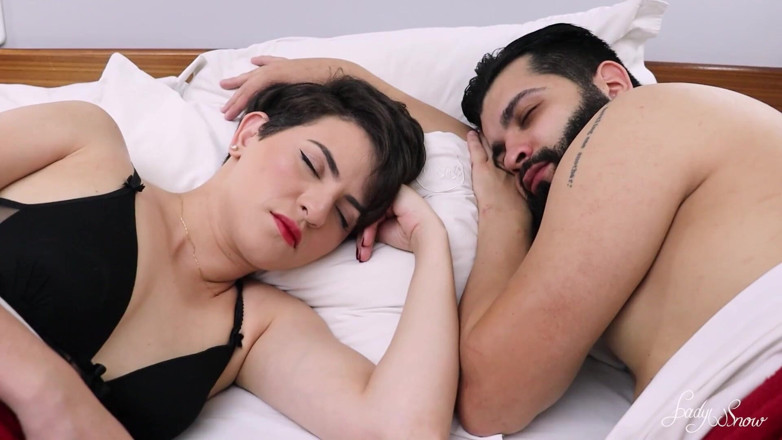 Lady Snow Brasil: Mia moglie e la sua sorellastra fanno sesso a tre...