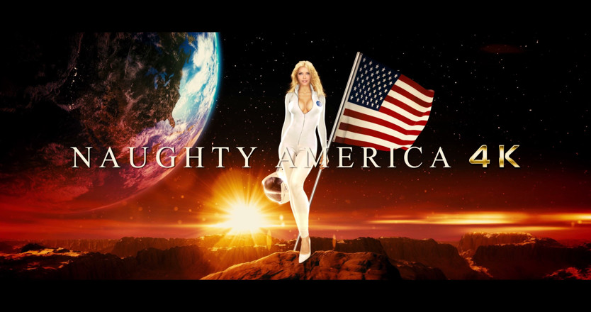 Naughty America: Ава Аддамс трахається в класі з її татуюваннями