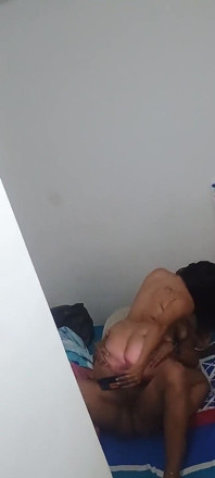 Mein cuckold-ehemann filmt aus den fenstern, wie sein freund mich fickt