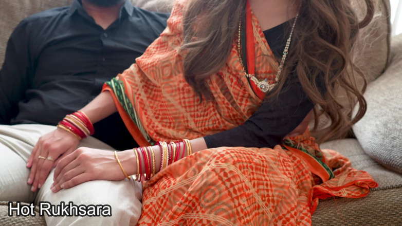 hot_rukhsara: La moglie traditrice racconta alla storia del marito del sesso...
