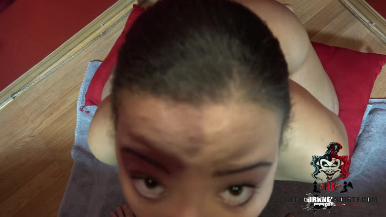 Get your knees Dirty: Adriana Maya