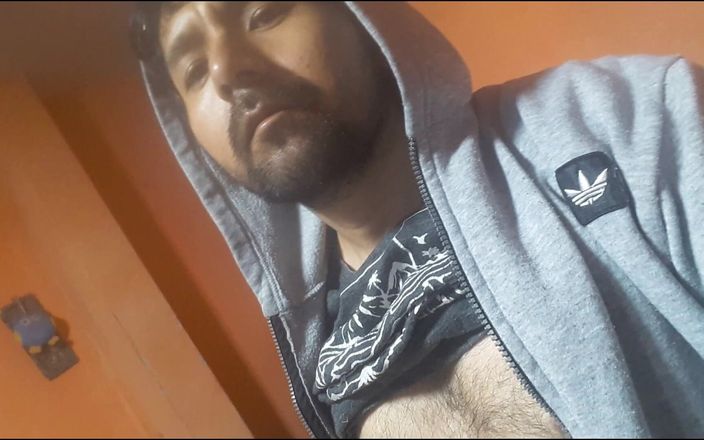 Sex reaction: Pria latino lagi asik masturbasi di depan kamera sambil masturbasi