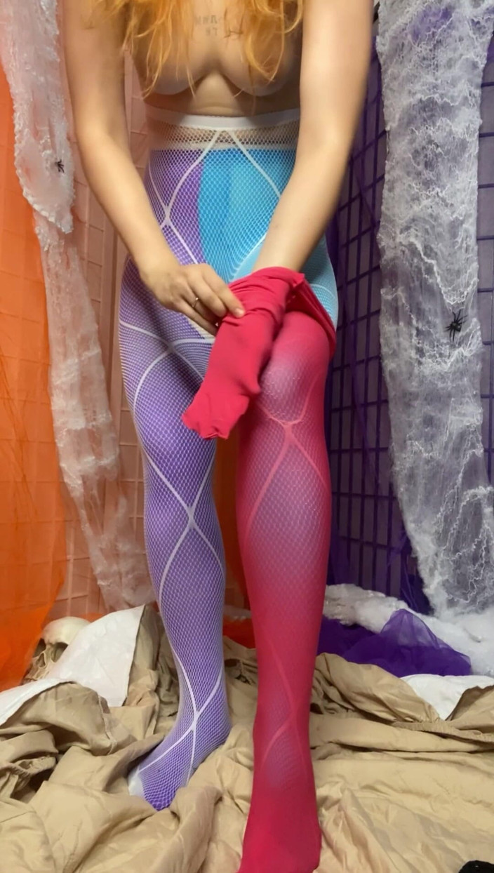 Sheryl X Sinclair: Collants, pipi en collants : collants, bas résille et body - tous...
