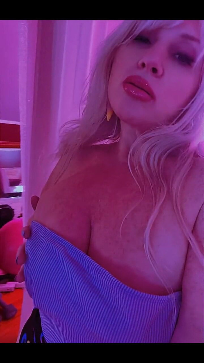 PaintedRose: Nak Touch Me Here?