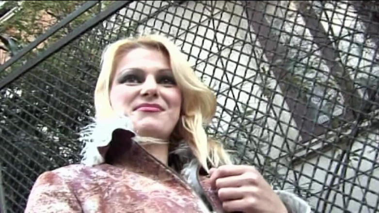 Big Boobs Babe: Komşu Daveti - Azgın Alman Ev Hanımı Seni Ateşli Bir Sikiş...