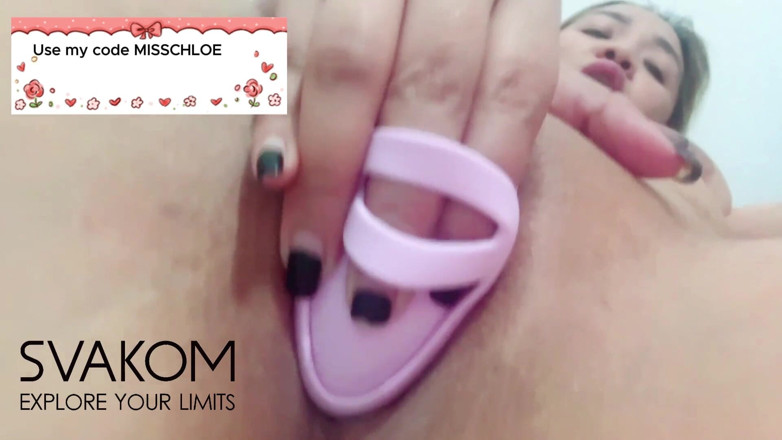Chloe Salvador: Experimentando meu novo brinquedo Emma Neo 2 de Svakom !! Este pequeno,...
