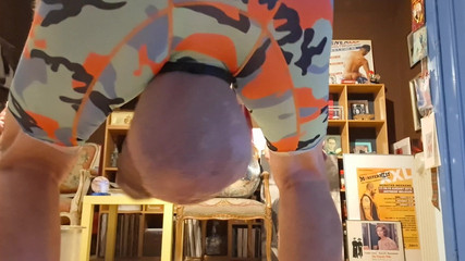 Monster_Meat_: Tiang Monster Dan Bola Banteng