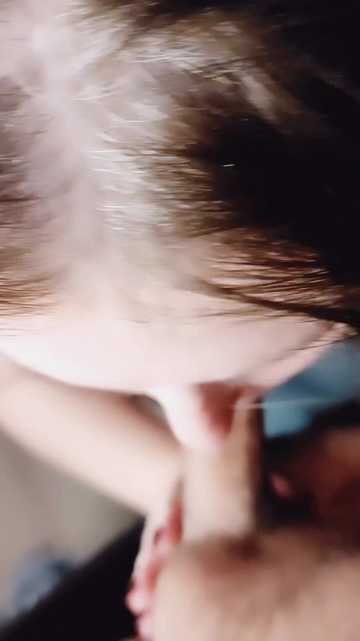 Whitekitten: Tôi thích bú cu của con riêng của tôi