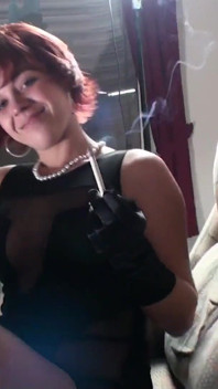 seksi 30 varshiy kamini laal baalon vaali milf(chodne laayak mammi) hamen ek sho deti hai
