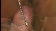 Hand Lotion Studios: Amateur zwarte met dikke kont werd geil en buitenshuis geneukt...