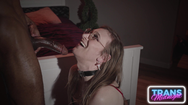 Trans Roommates: Underkläder trans Kammy Sutra tar bbc och ansiktsbehandling