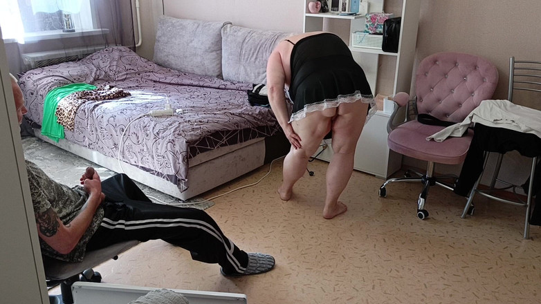 Zona901: Ein zimmermädchen ohne höschen hat mich angemacht und ich fickte...
