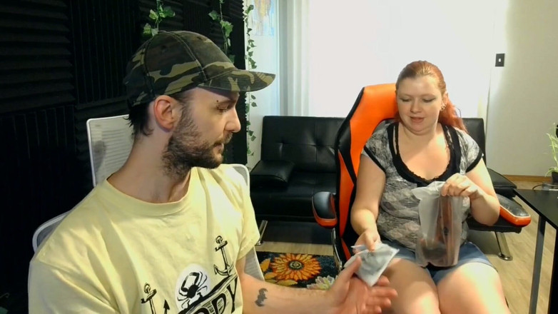 Sin Spice by Sophia Sinclair and Jasper Spice: Joyprops Thrusting Fantasy Dildo Unboxing e Boquete