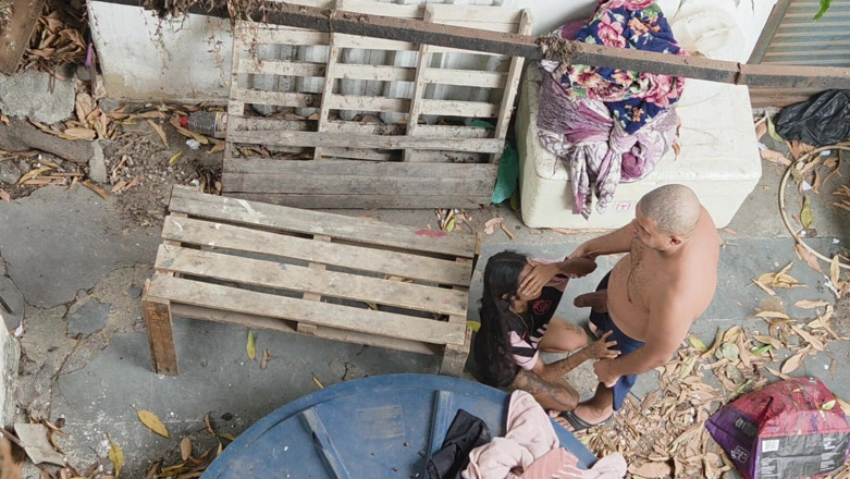 Bebes vagabundas: pulando, sem nada, sem quintal