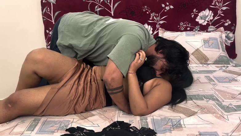 PatakhaXGold: On His Birthday, His Girlfriend Gave Him the Gift of...