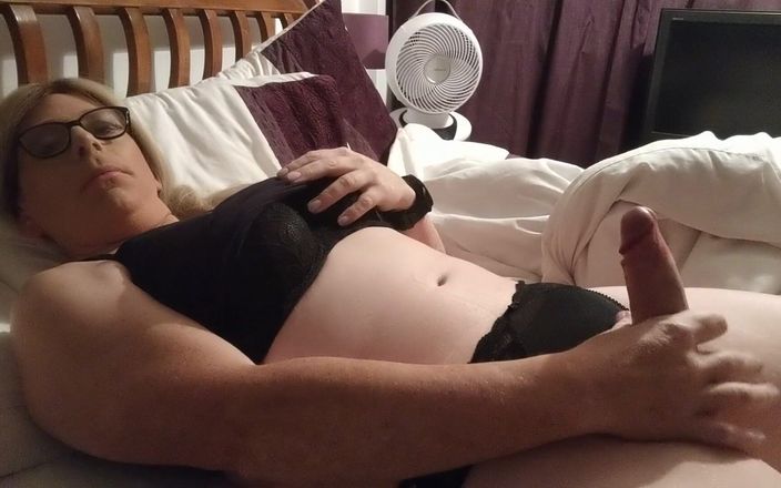 NikkiGee: Pěkné tvrdé sperma!