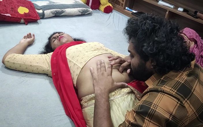Vaishnavysharunraj: Red Half Saree Navel Lick Romance